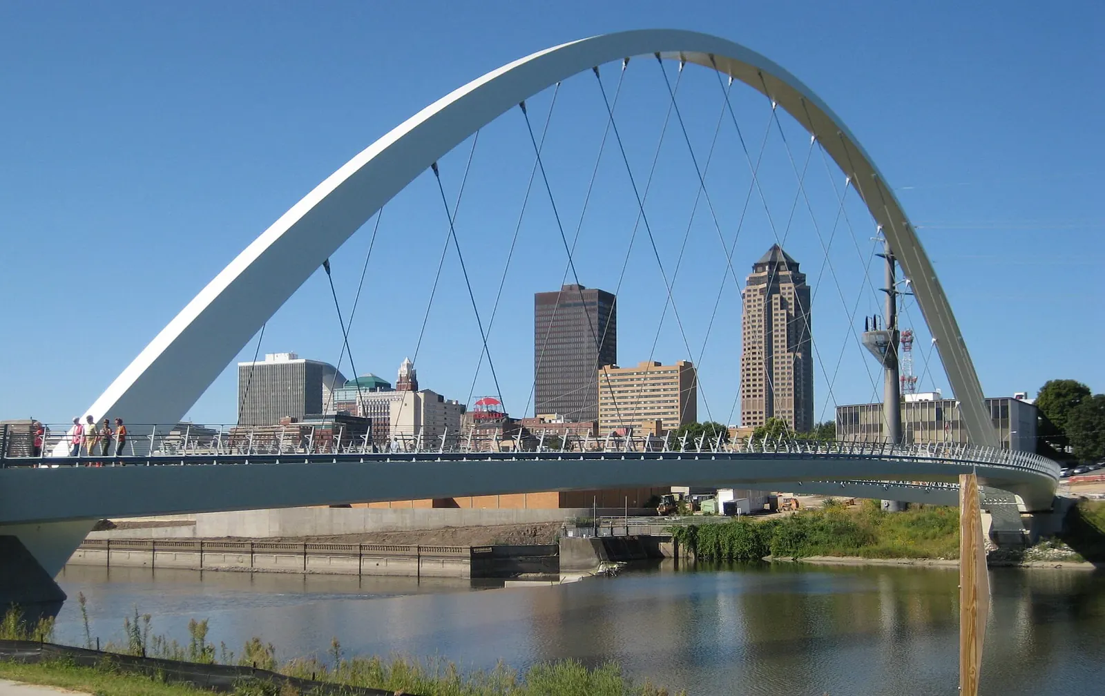 Des Moines skyline, representing CSWE-accredited BSW programs in Iowa