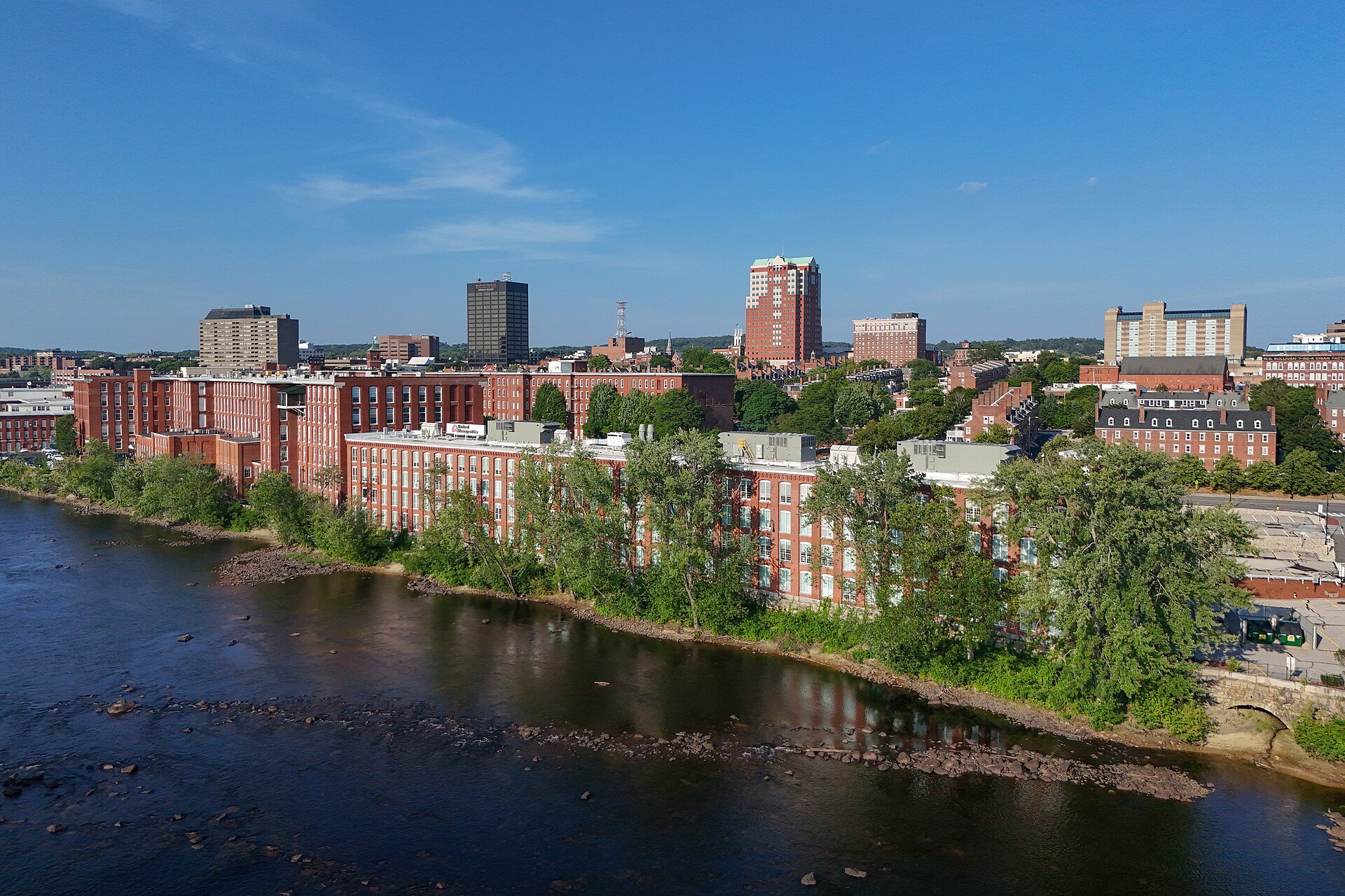 Manchester skyline, representing CSWE-accredited BSW programs in New Hampshire