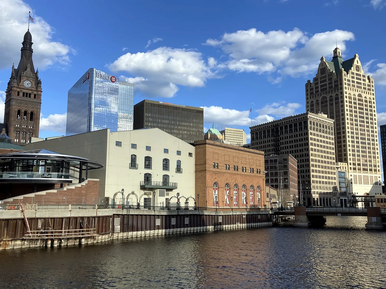 Milwaukee skyline, representing CSWE-accredited BSW programs in Wisconsin