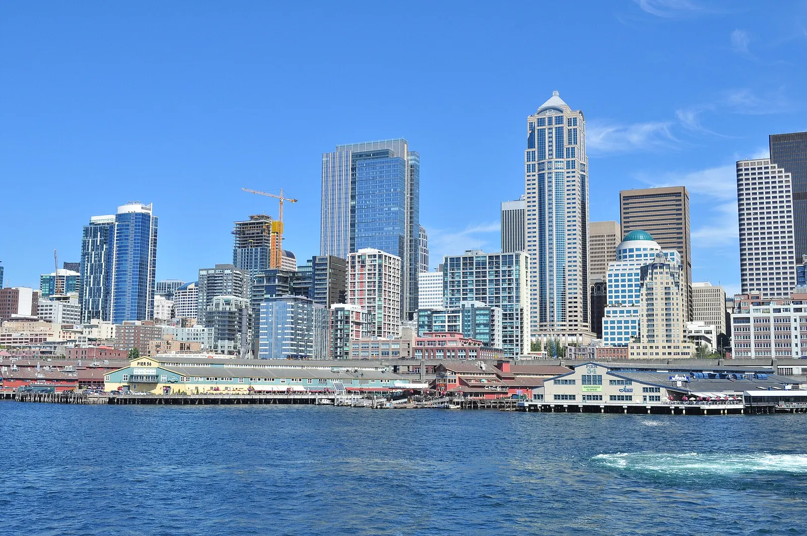 Downtown Seattle skyline from Elliott Bay, representing CSWE-accredited BSW programs in Washington